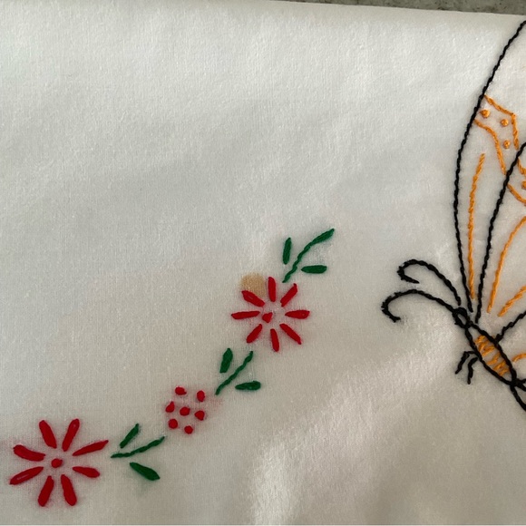 Vintage set of 2 hand embroidered pillowcases butterflies 30””x20” - Picture 8 of 9
